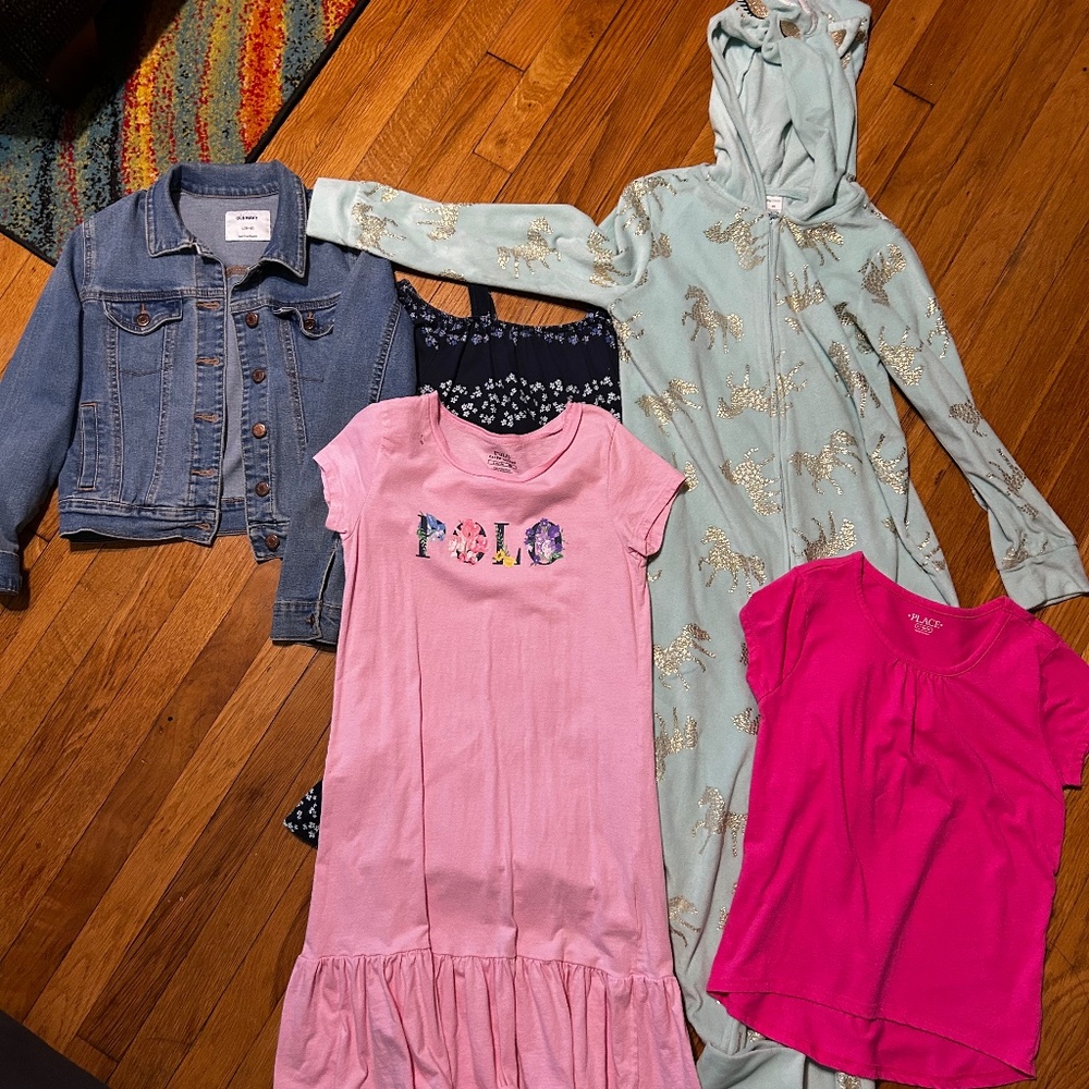 Bundle girls size 10-12 (much more items included than pictured)